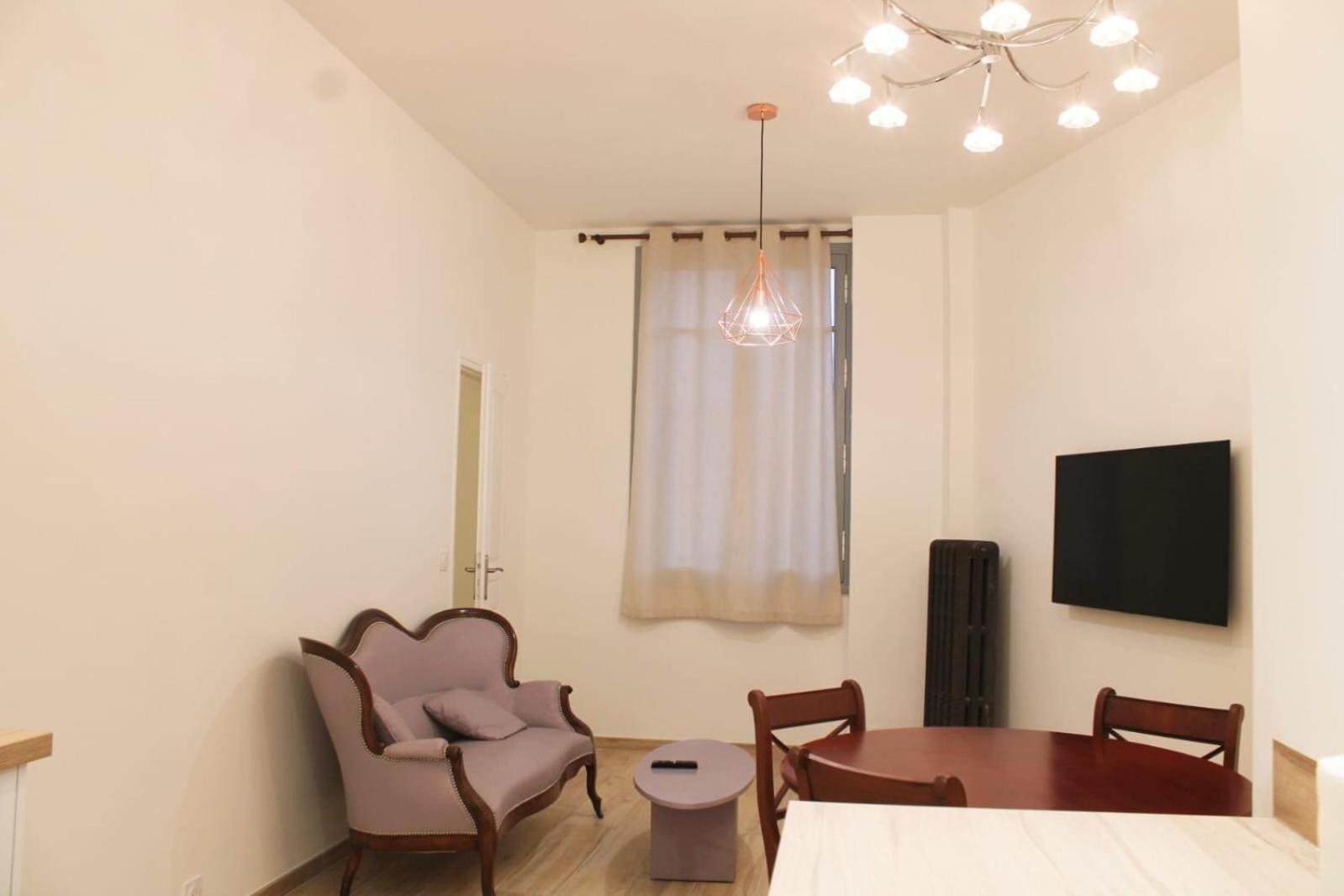 Versailles Direct Royal 4 Pers Apartment Bagian luar foto